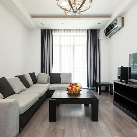 Two Bedroom Apartment In The City Center Tbiliszi Kültér fotó