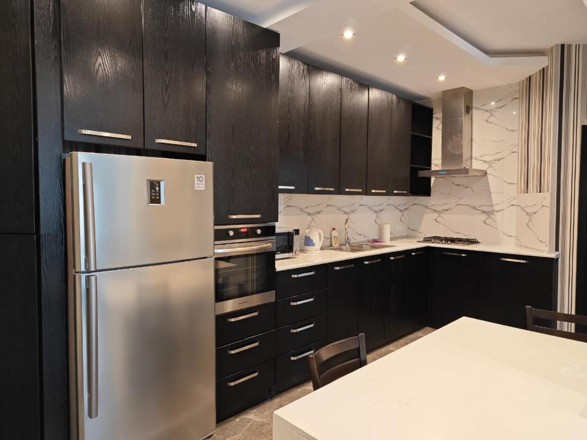Two Bedroom Apartment In The City Center Tbiliszi Kültér fotó