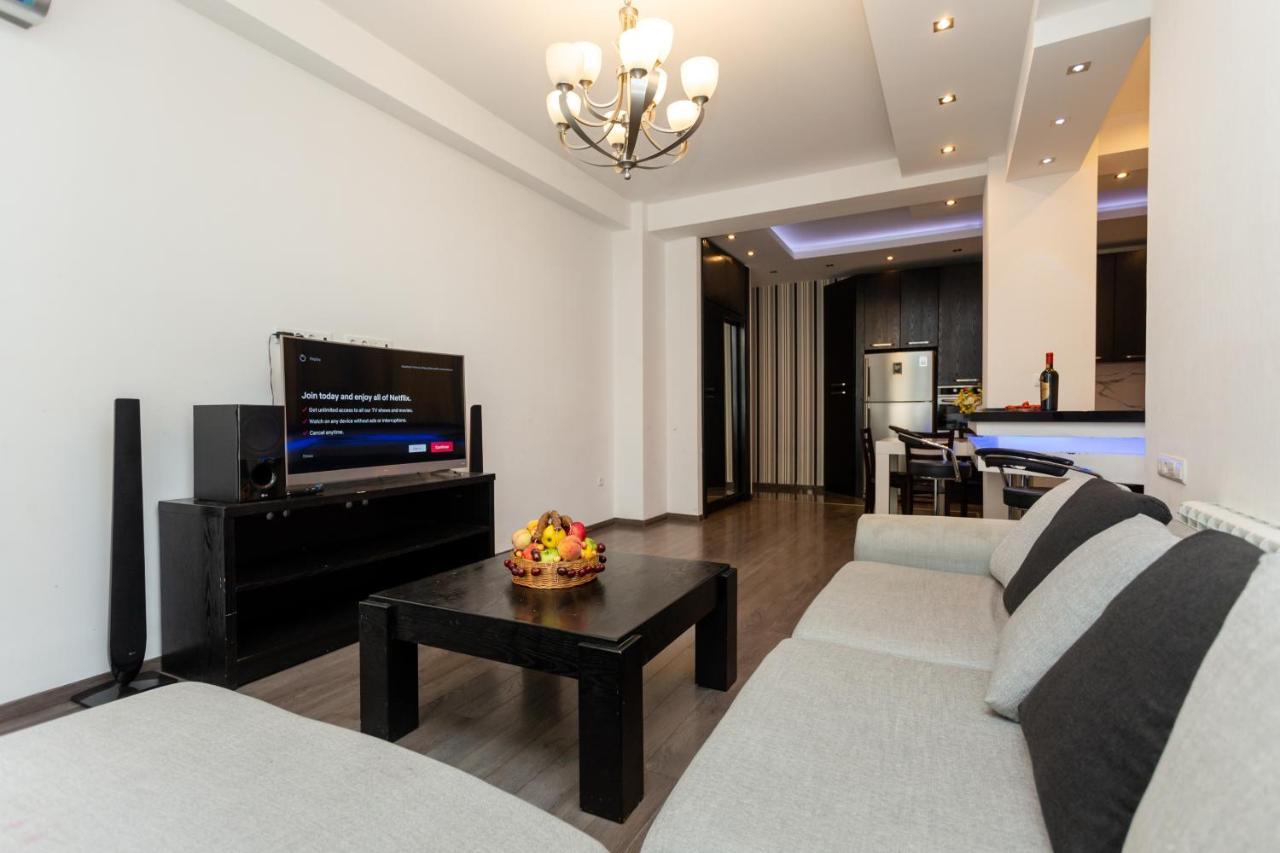 Two Bedroom Apartment In The City Center Tbiliszi Kültér fotó