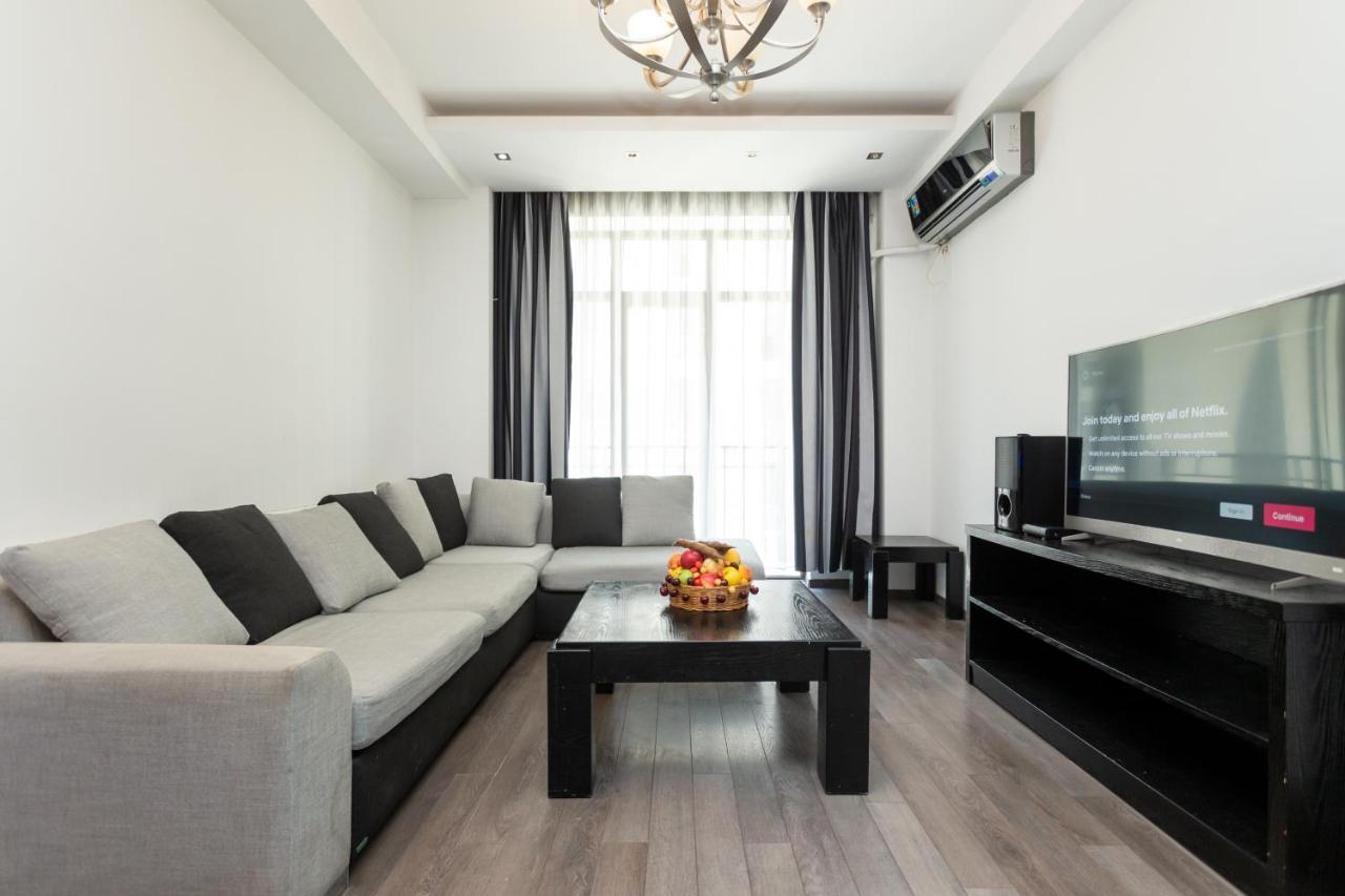 Two Bedroom Apartment In The City Center Tbiliszi Kültér fotó