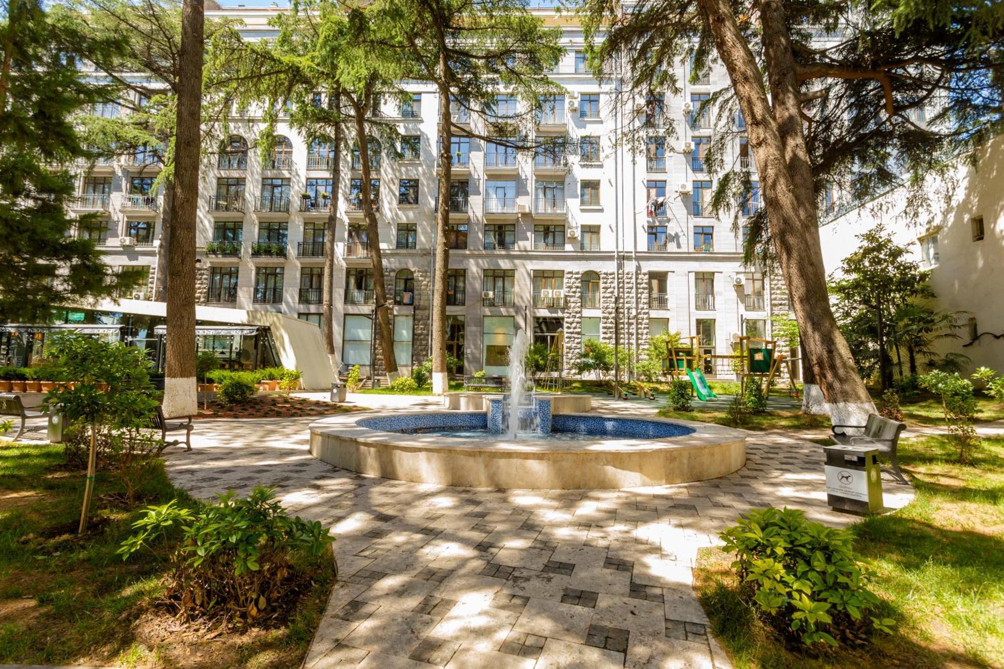 Two Bedroom Apartment In The City Center Tbiliszi Kültér fotó